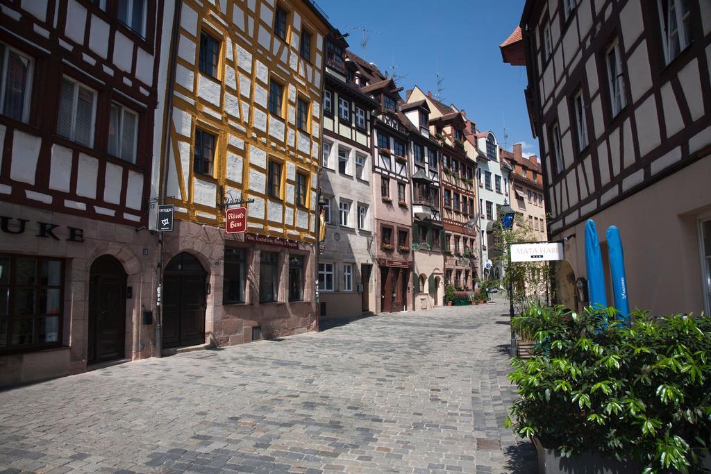 Landidyll Hotel Zum Alten Schloss Kirchensittenbach Exterior photo