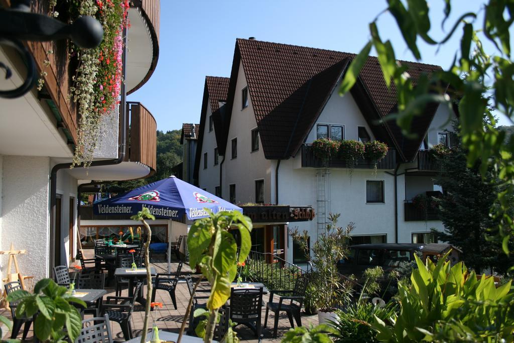 Landidyll Hotel Zum Alten Schloss Kirchensittenbach Exterior photo